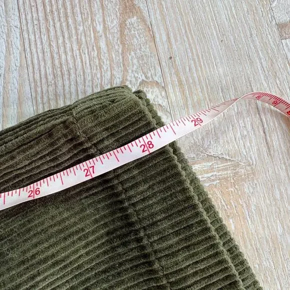 Aritzia TNA High Rise Straight Leg Corduroy Trousers | Green Size 12 - Picture 8 of 8